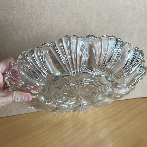 Vintage Crystal Egg Plate 10 inches in diameter - Picture 4 of 6